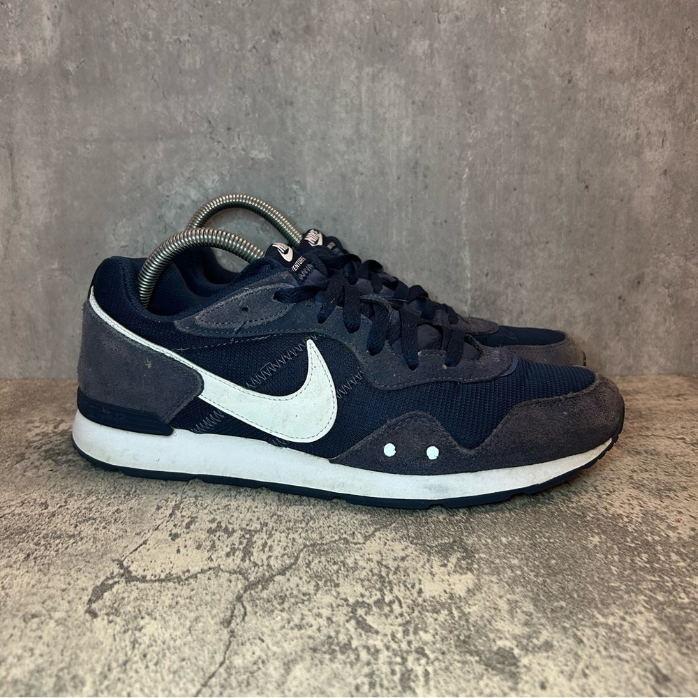Nike Venture Runner Sneakers Mens sz 10 - navy